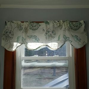 Window valance